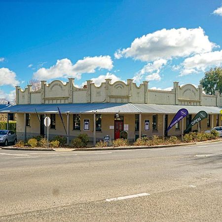 The Commercial Quarters Hotel Millthorpe Exterior photo